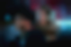 Jorge Lendeborg Jr. y Lucy Fry en Night Teeth