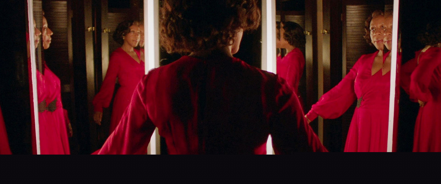 Trailer de In Fabric