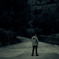Bajo el silencio