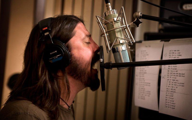 Foo Fighters: Back and Forth